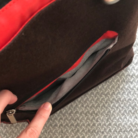 Speck A-line 10.2” Laptop Tote (Brown/Red-Orange) - Picture 5 of 7